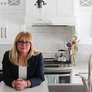 Meet your Posher, Leigh-ann